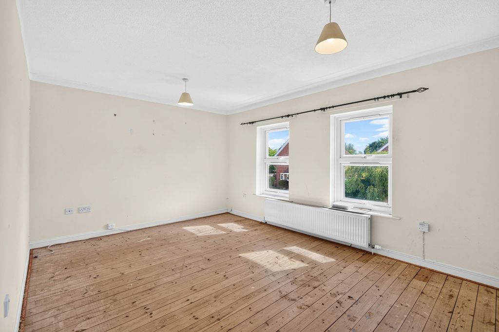Property photo 3 of 13 Pbox-Img.Jpg