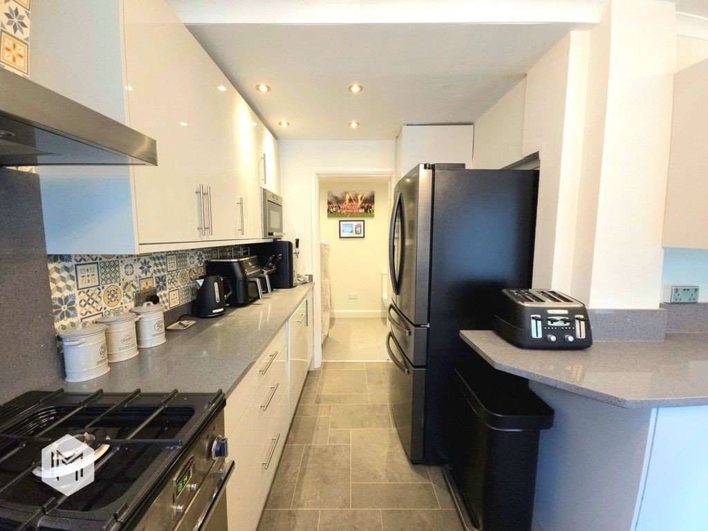 Property photo 3 of 34 Picture No. 27