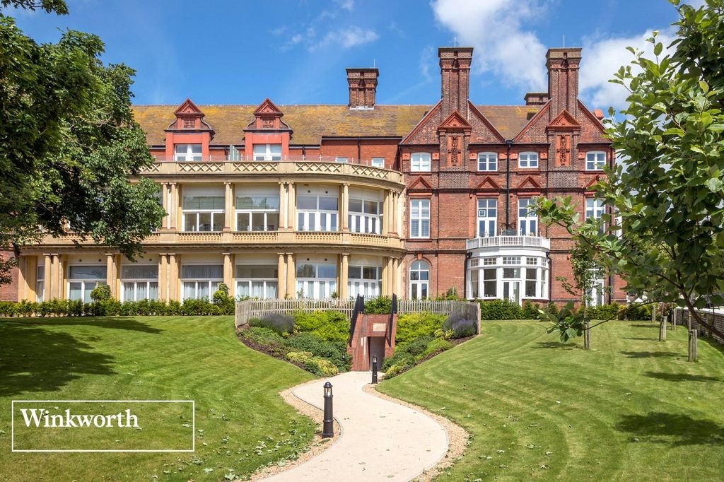 Property photo 2 of 19 Picture No. 25