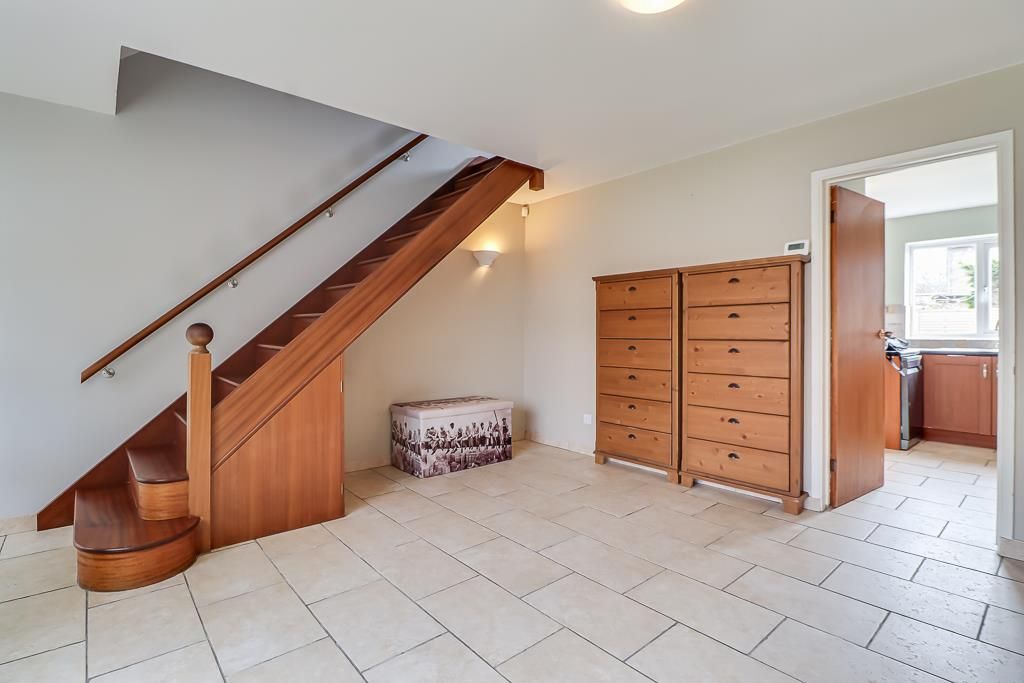 Property photo 3 of 20 Lounge