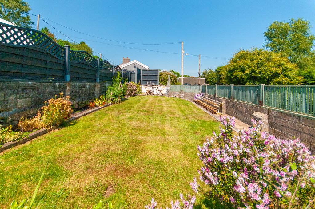 Property photo 3 of 20 Garden