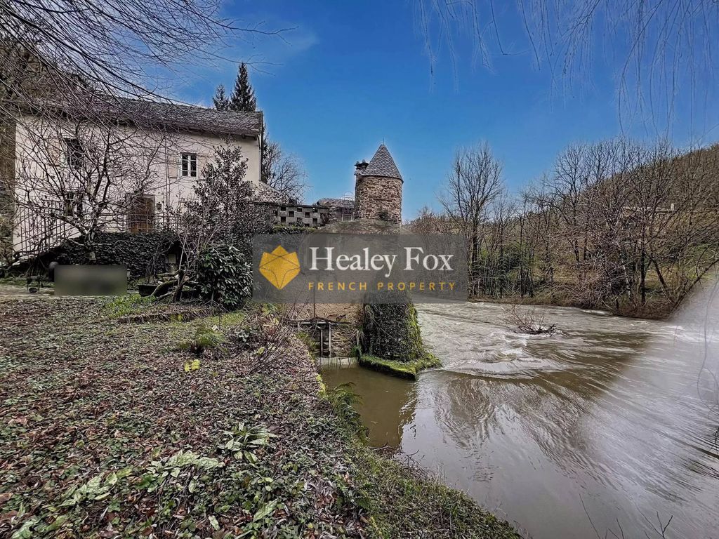 Property photo 2 of 44