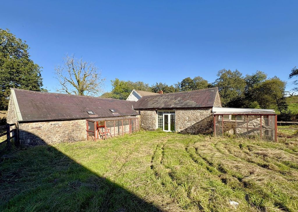 Property photo 2 of 50