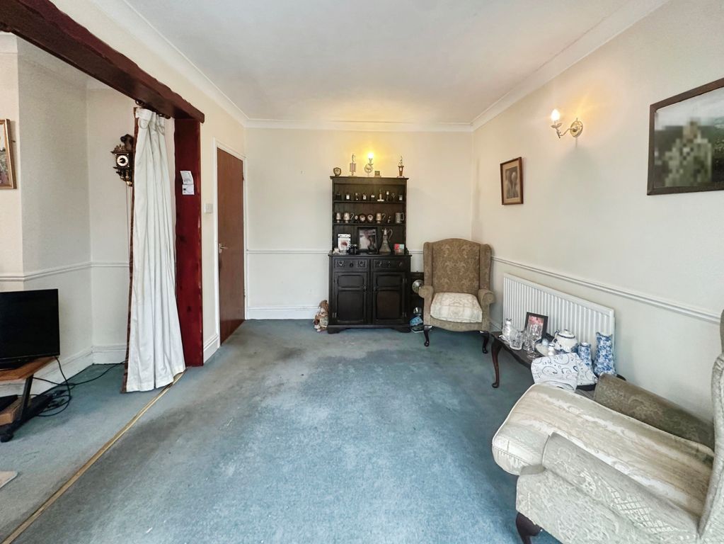 Property photo 2 of 14 Lounge