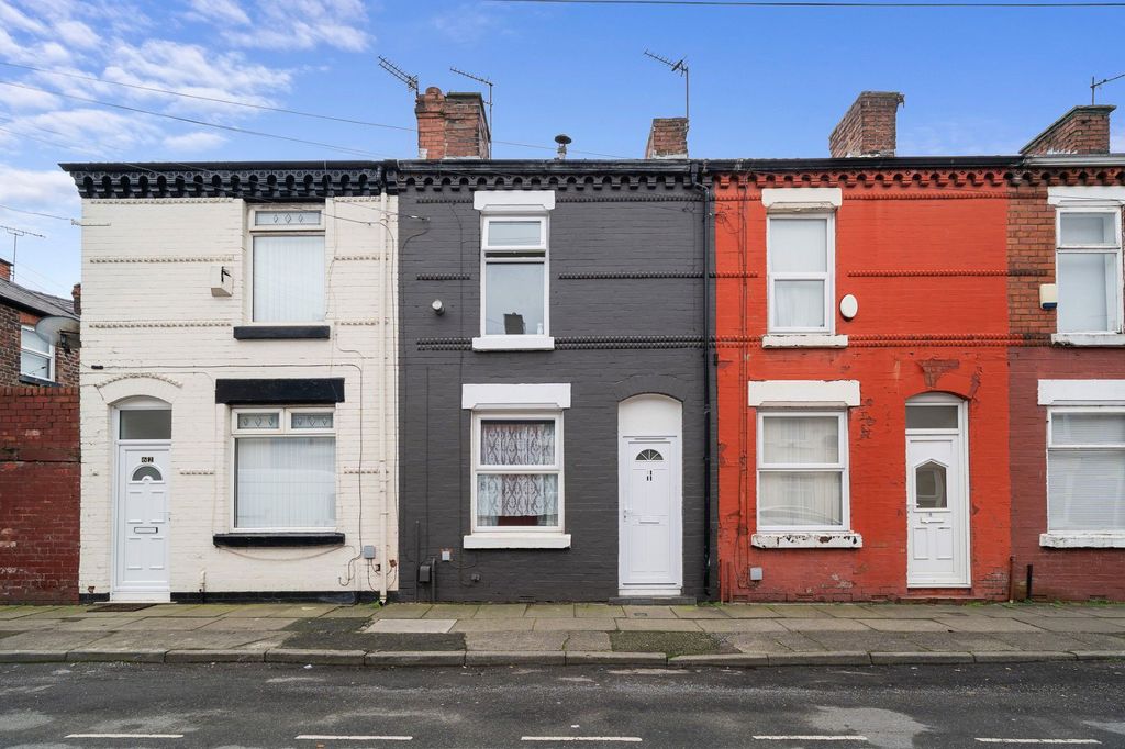 Property photo 1 of 11
