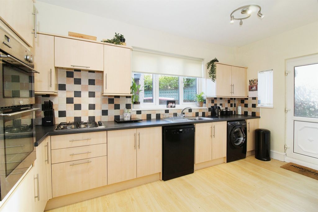Property photo 2 of 28 Image