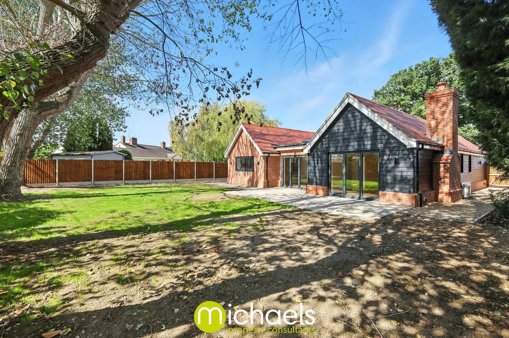 Property photo 2 of 31