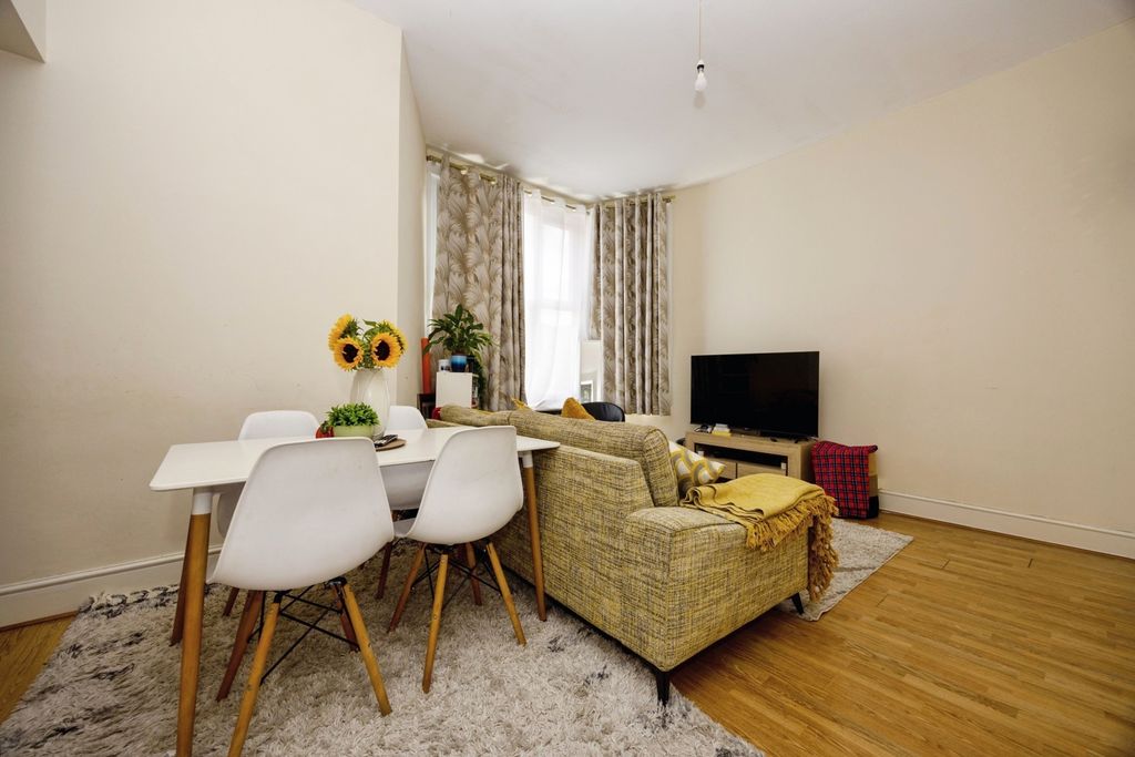 Property photo 2 of 20 Pbox-Img.Jpg