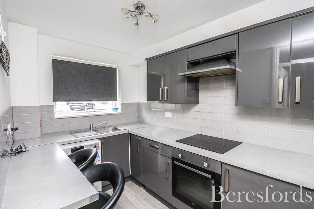 Property photo 2 of 6 Kitchen View 2