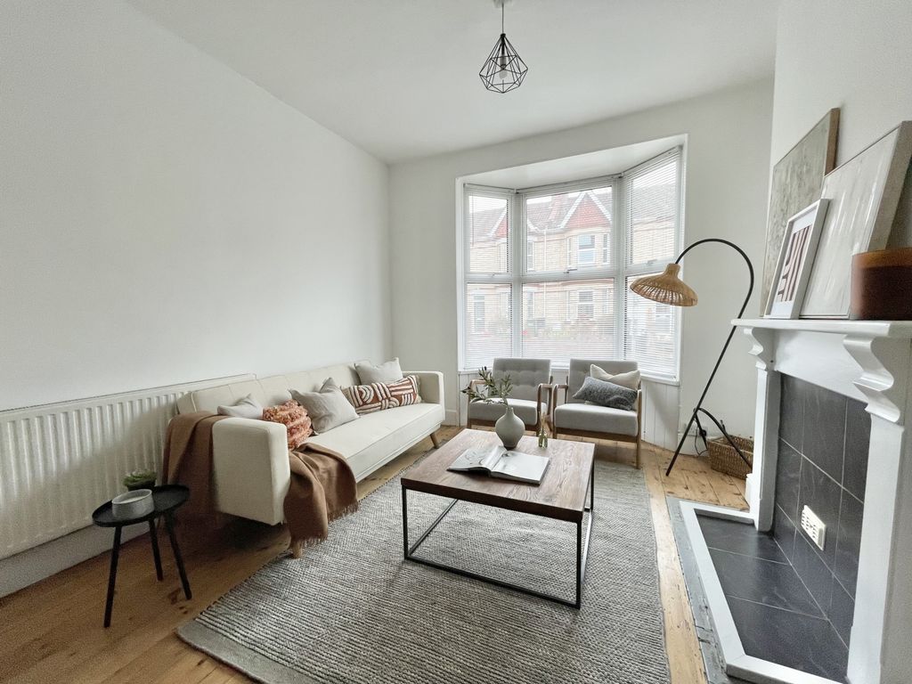 Property photo 3 of 16 Photo 4