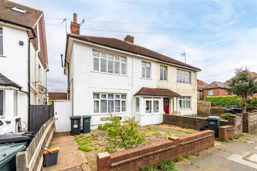 Property photo 1 of 11 5 Roman Road -1.Jpg