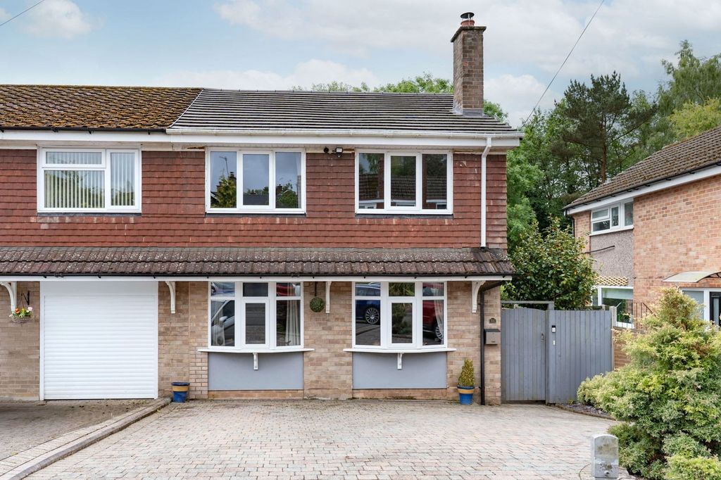 Property photo 1 of 26