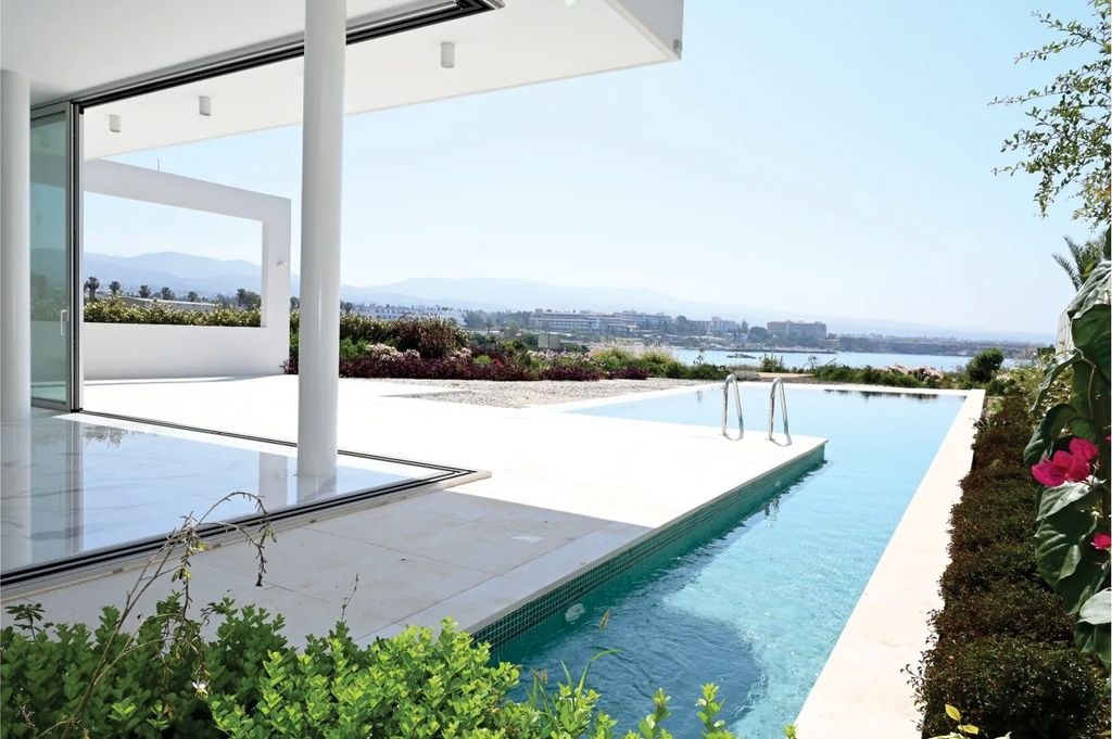 Property photo 2 of 19