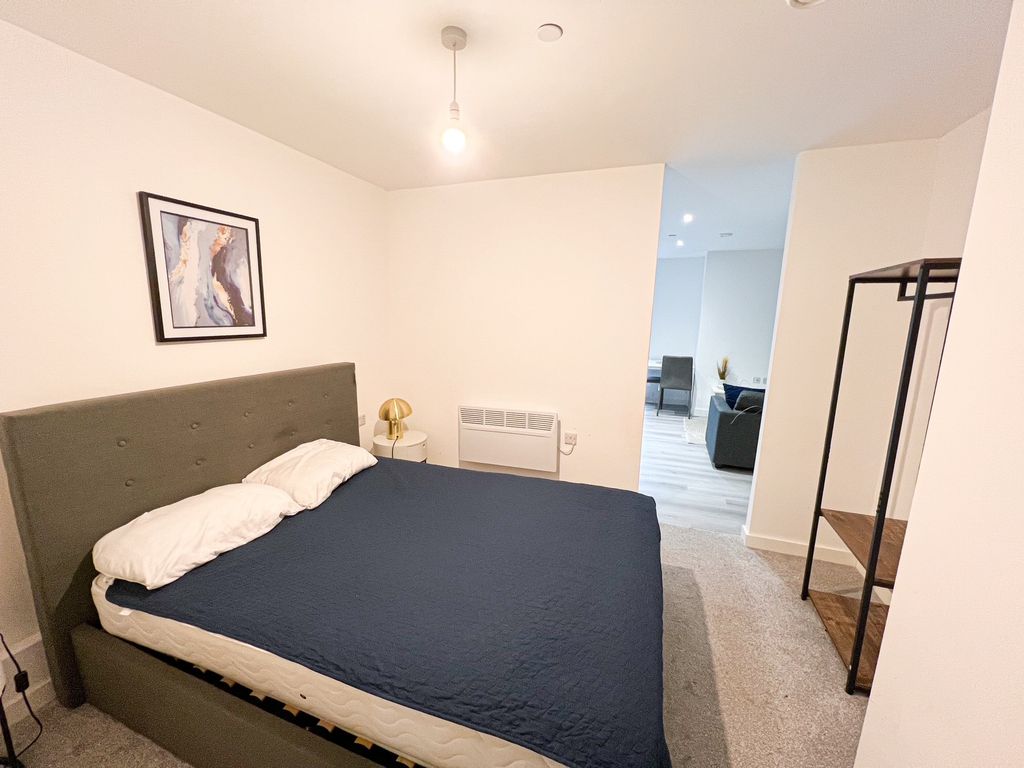 Property photo 2 of 9 Bedroom