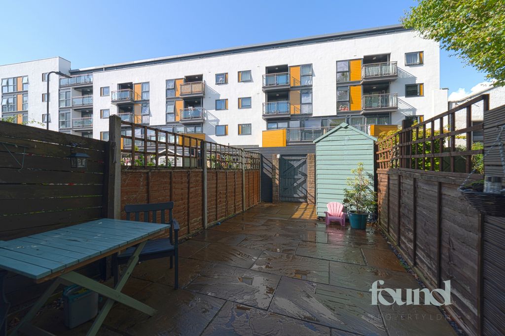 Property photo 1 of 16 Photo 16