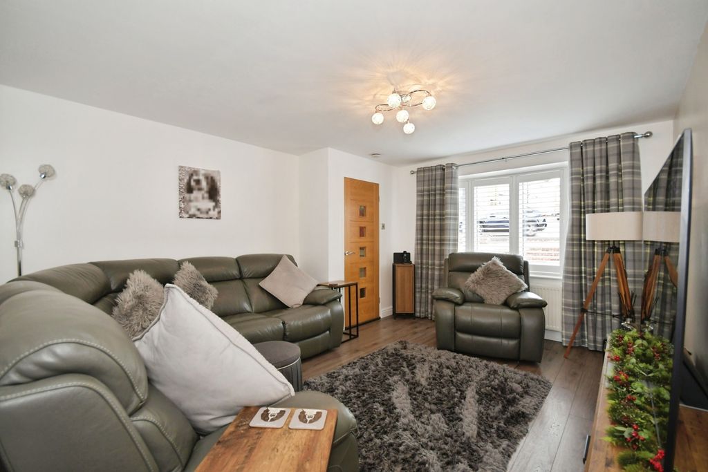 Property photo 2 of 30 Pbox-Img.Jpg