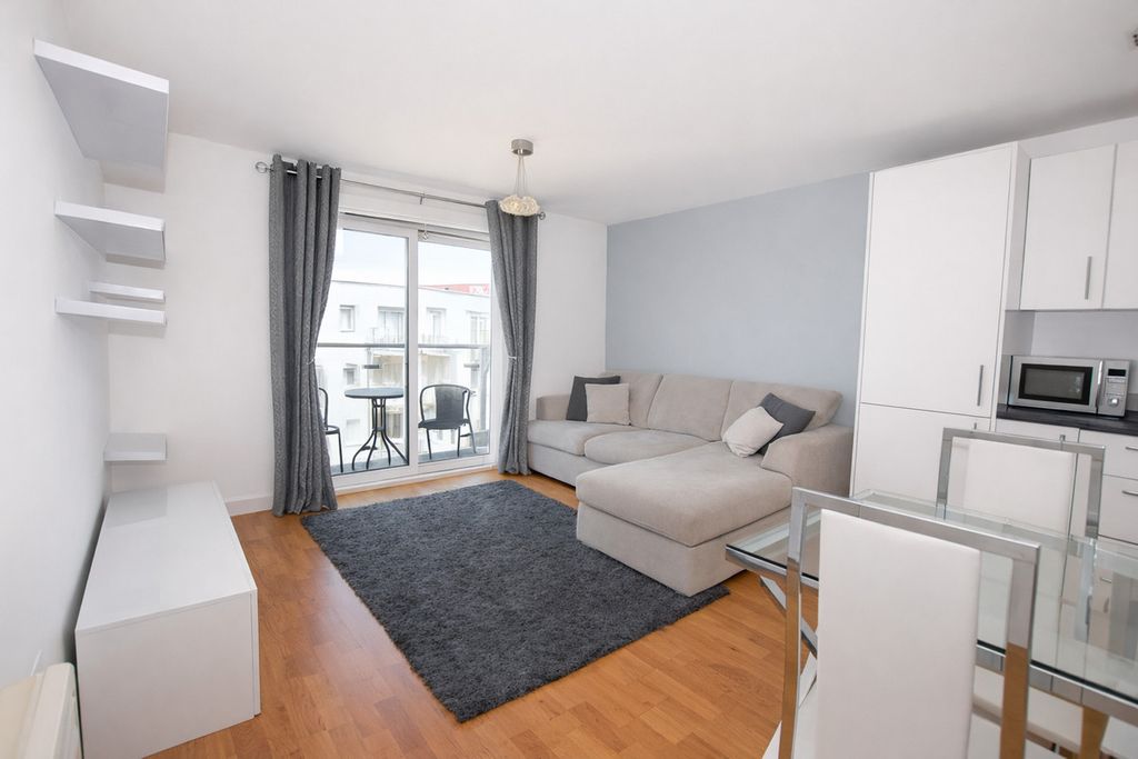 Property photo 3 of 8