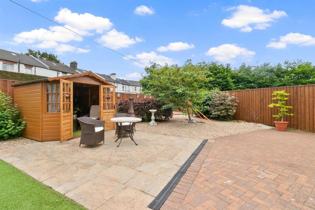Property photo 2 of 30