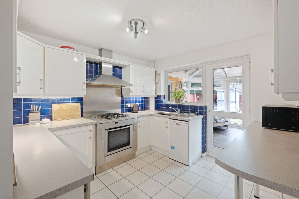Property photo 2 of 16