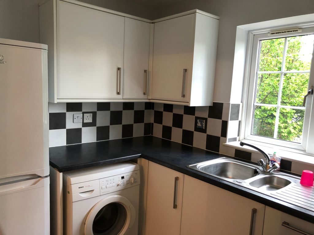 Property photo 2 of 14 Kitchen