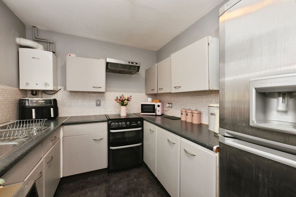 Property photo 3 of 16