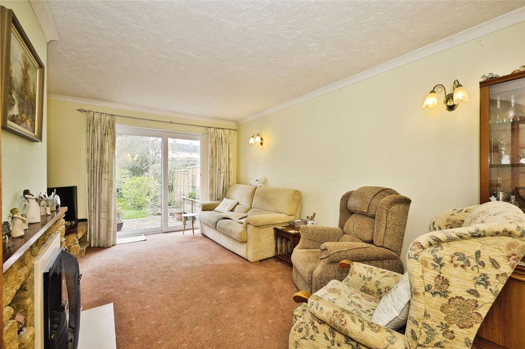 Property photo 2 of 19 Picture No. 11