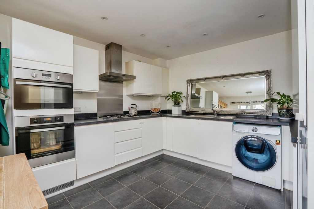 Property photo 3 of 15 Pbox-Img.Jpg