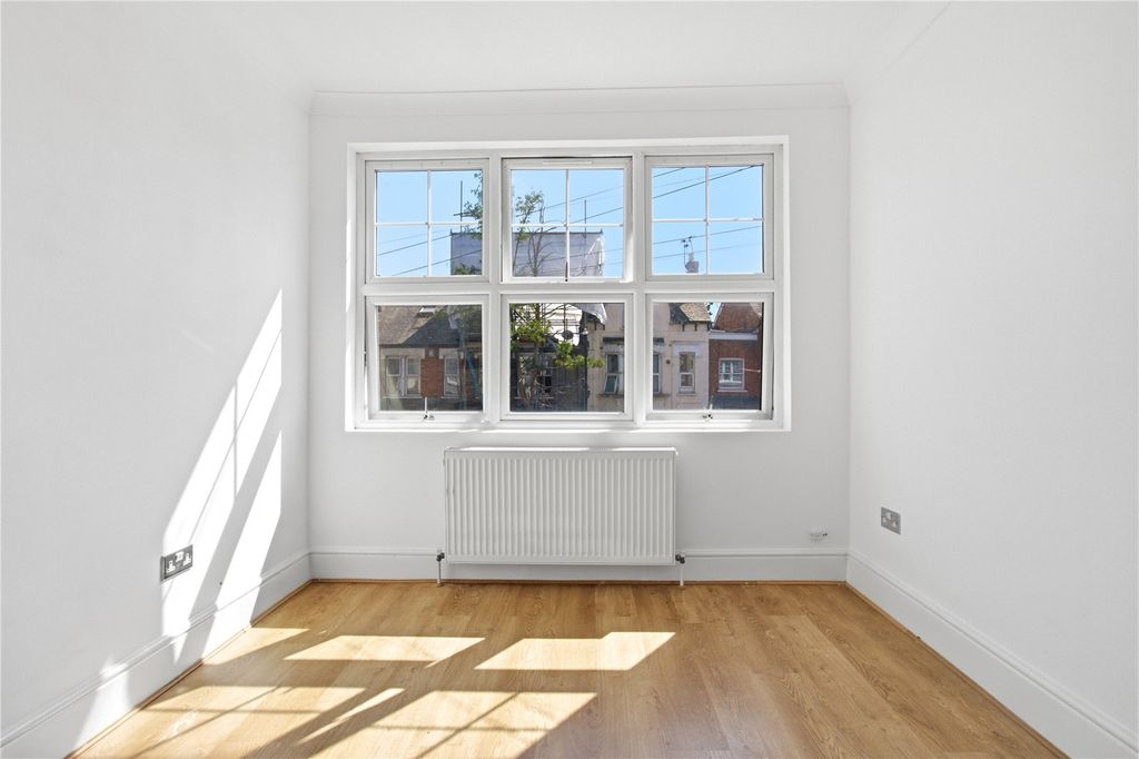 Property photo 3 of 16 Picture No. 05