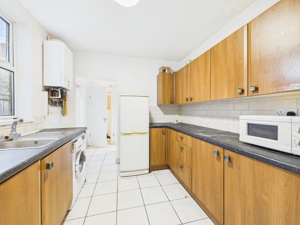 Property photo 3 of 11 4760598