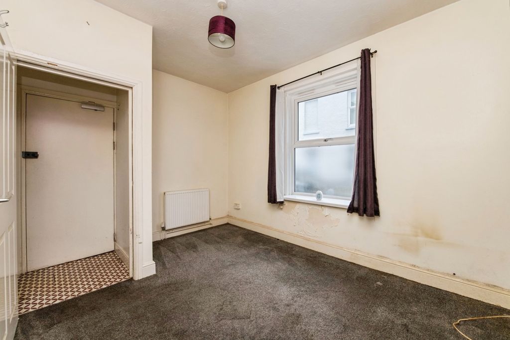 Property photo 3 of 17 Photo