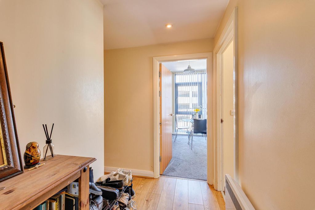 Property photo 2 of 15 Hallway