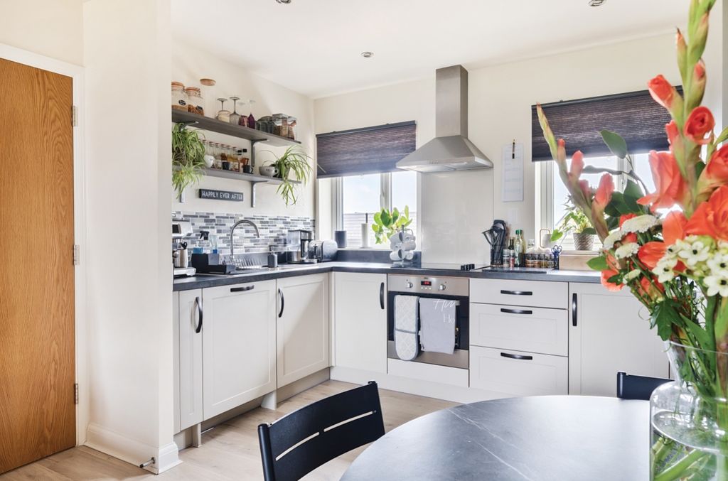 Property photo 2 of 22