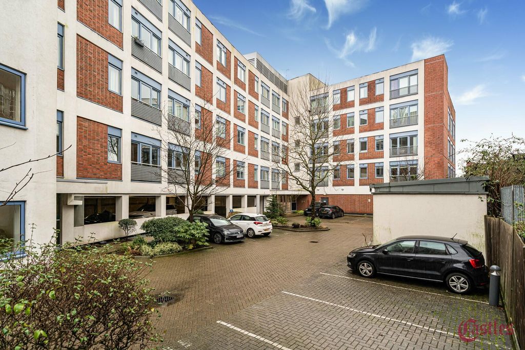 Property photo 3 of 21 Exterior