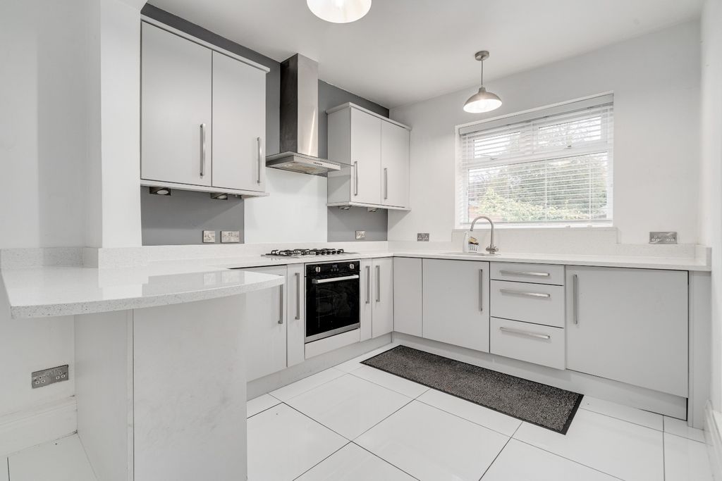 Property photo 2 of 23 3666635