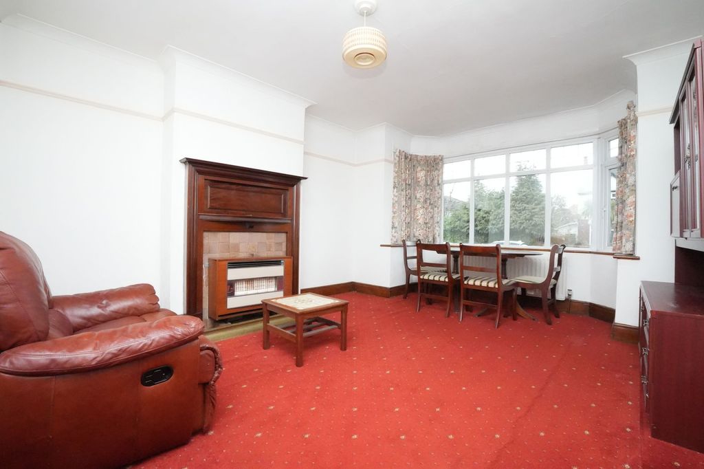 Property photo 2 of 28