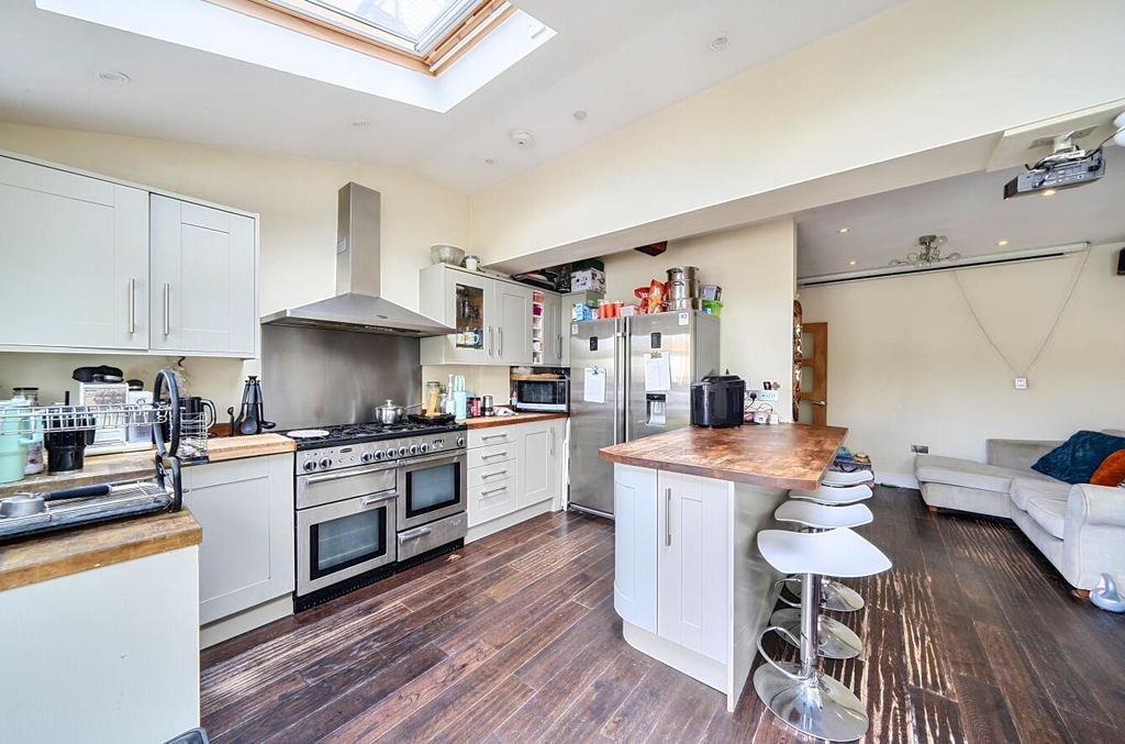 Property photo 2 of 17 Davidson Frost-Wellings, Dfw, Melbourne Road, Livi