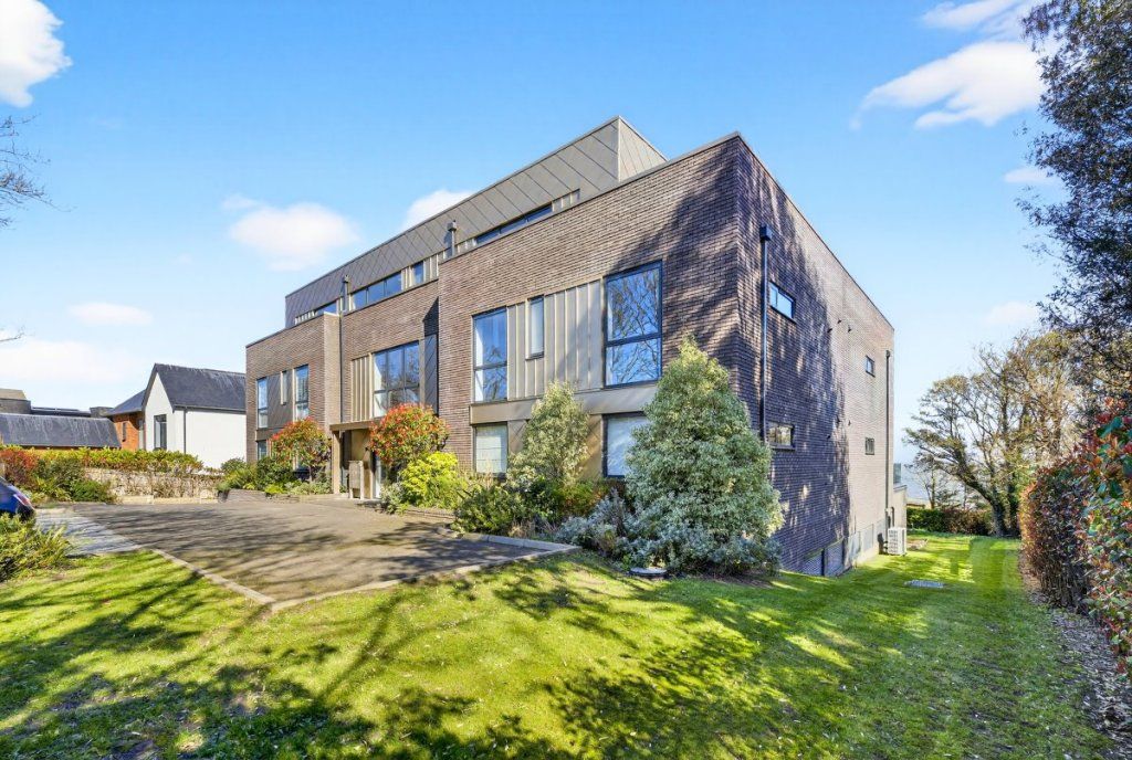 Property photo 1 of 29