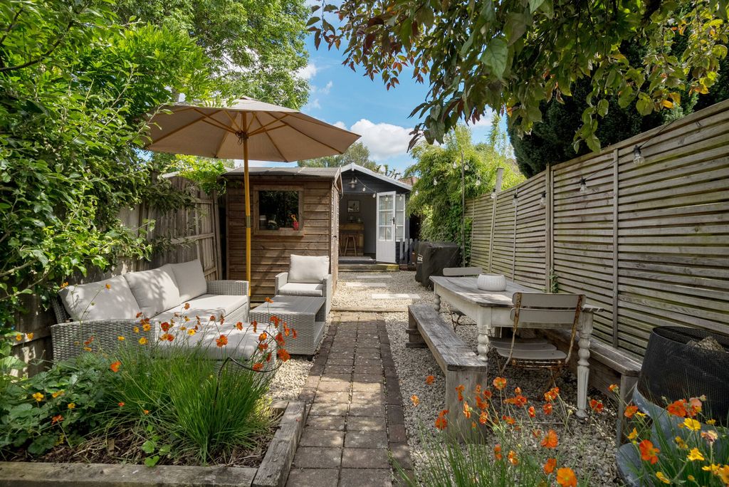 Property photo 2 of 19 1301427-5-6839Bee...