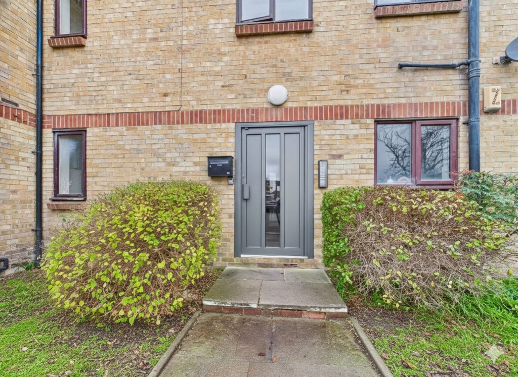 Property photo 2 of 7 Presented By Clinton At Ewemove Bexleyheath And Da