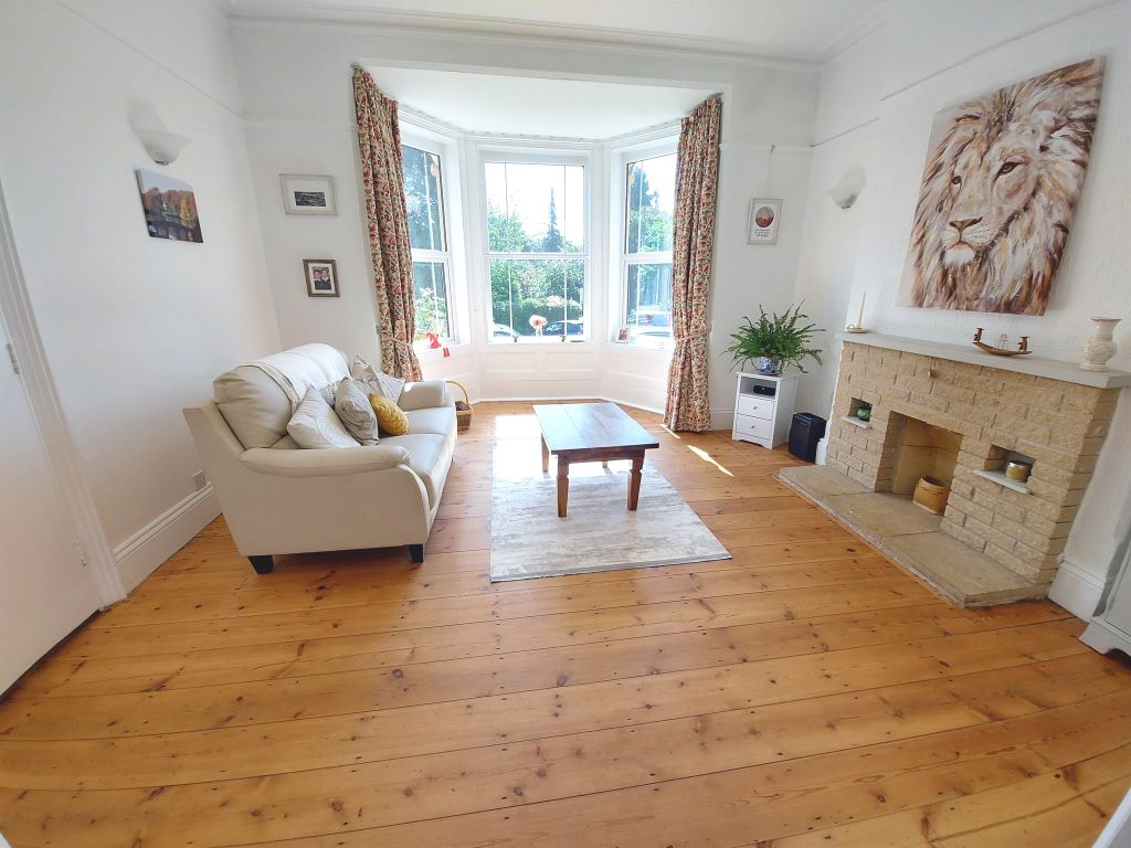 Property photo 2 of 12