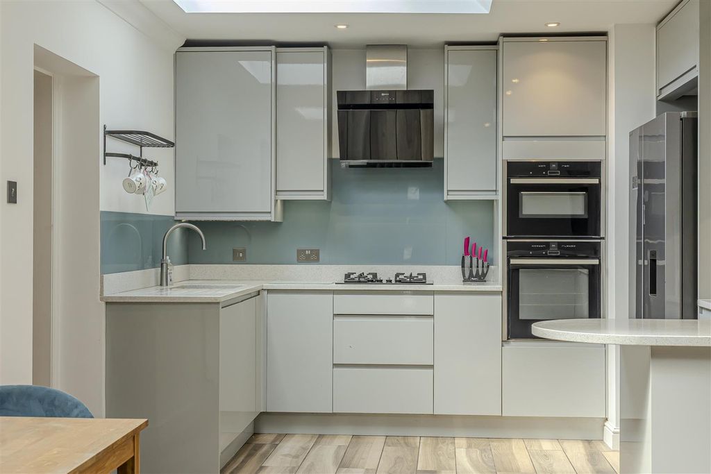 Property photo 3 of 43 Kitchen