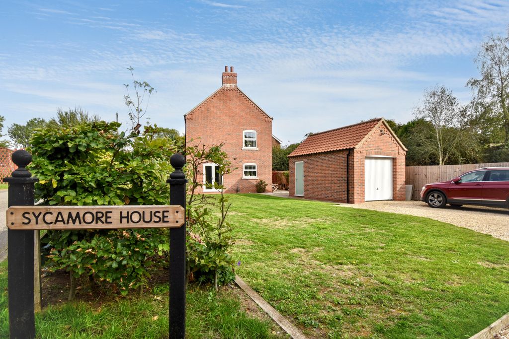 Property photo 2 of 29