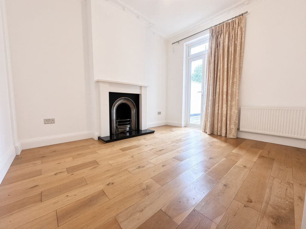 Property photo 3 of 8 E3Bio