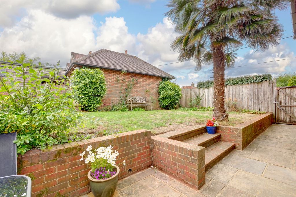 Property photo 3 of 36