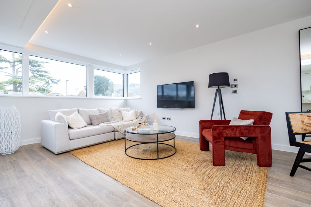 Additional image 9 of 4 bed detached house to rent302 Sandbanks Road, Lilliput, Poole BH14