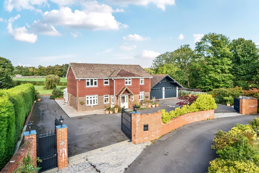 Property photo 1 of 54 6-1354867-3-68d00...