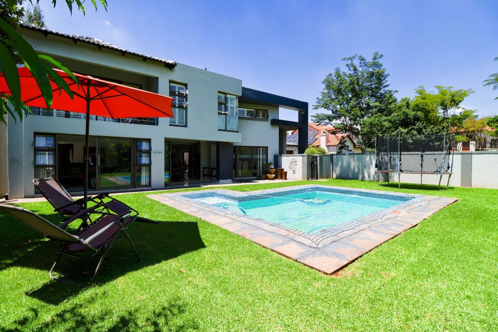 Property photo 1 of 49 Cn1715933