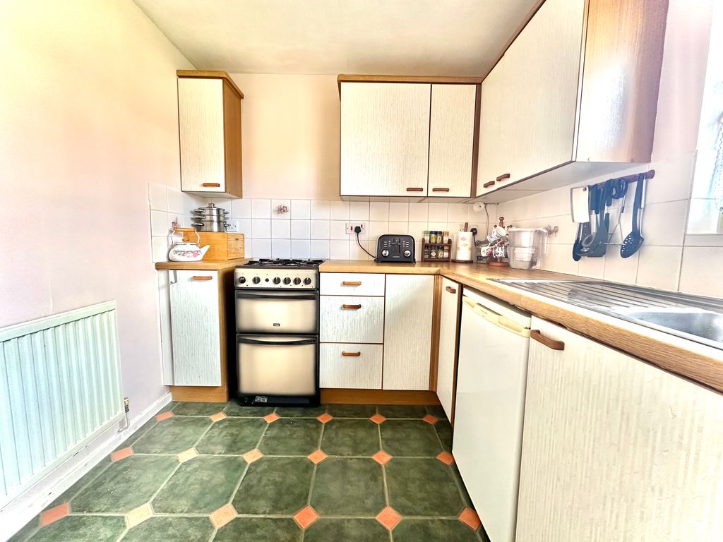 Property photo 2 of 13 Kitchen