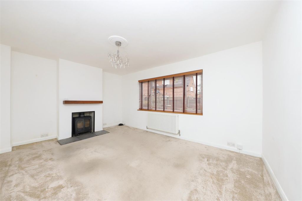 Property photo 3 of 10 Living Area