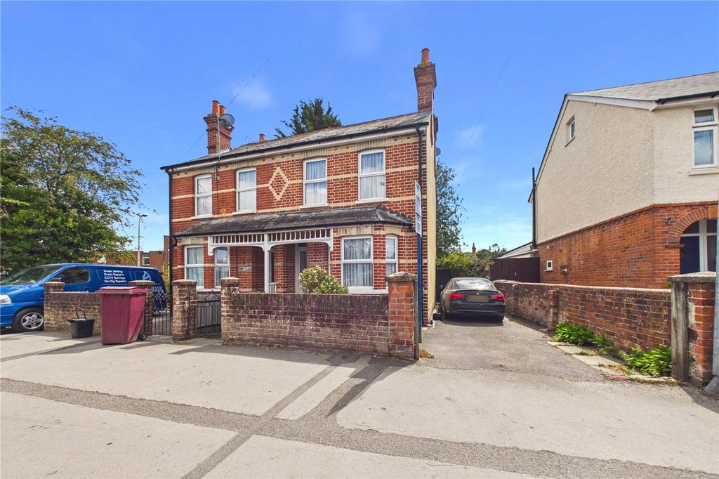 Property photo 1 of 17 Picture No. 08